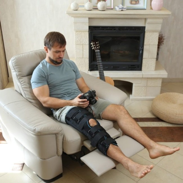 Бандаж (тутор) на коленный сустав Алком 3013