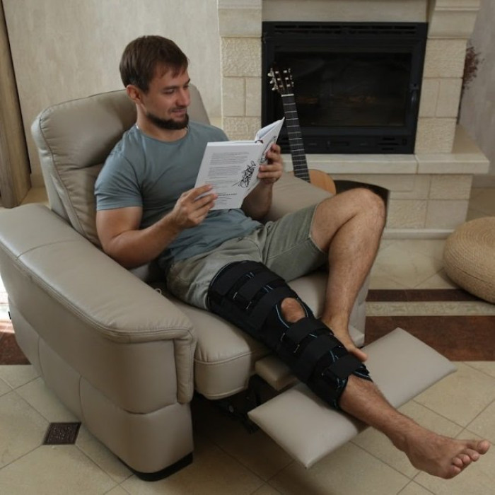 Бандаж (тутор) на коленный сустав Алком 3013