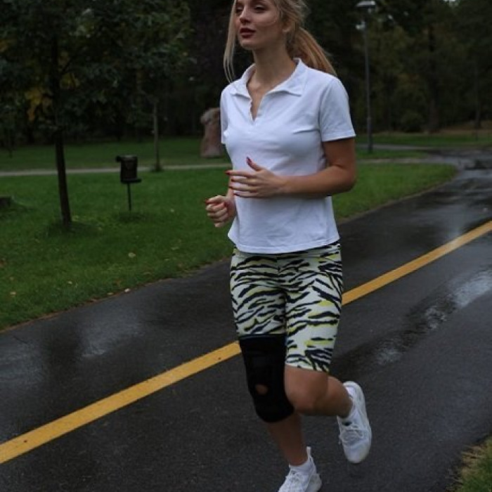 Бандаж для фиксации коленной чашечки неопреновый Алком 4038