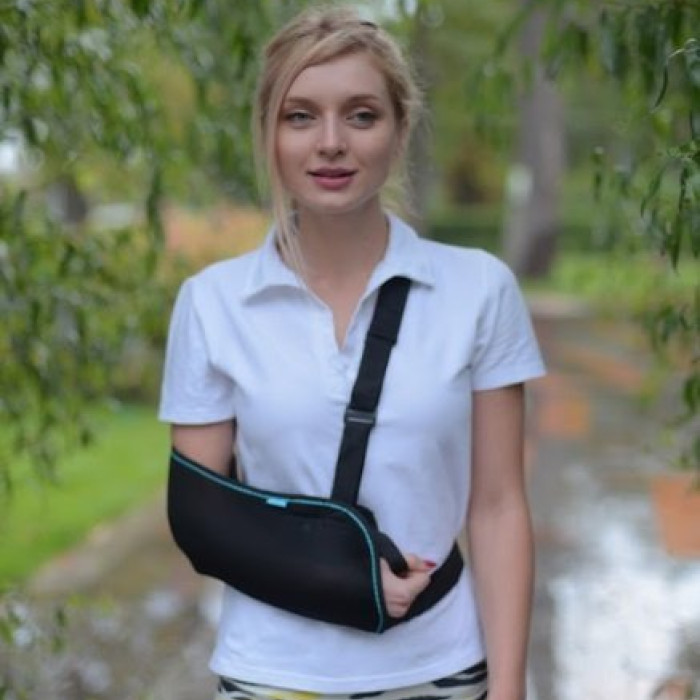 Бандаж – підтримувач руки (хустинка) Алком 3004