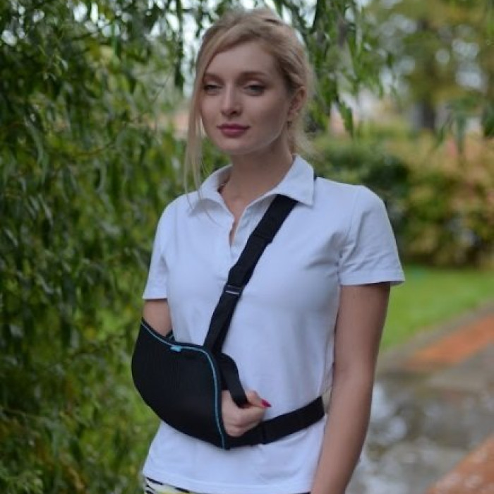 Бандаж – підтримувач руки (хустинка) Алком 3004