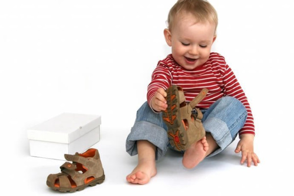 Як підібрати ортопедичне взуття дитині