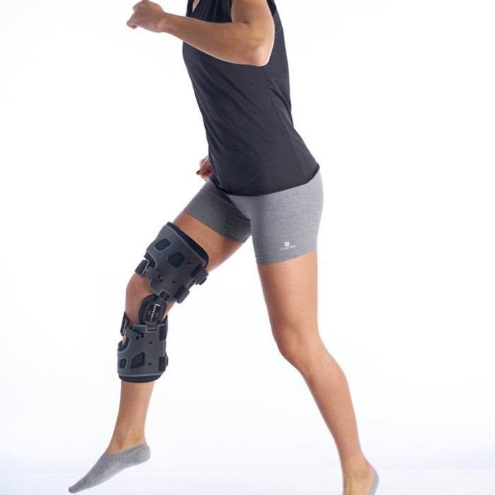 Жесткий функциональный коленный ортез при остеоартрите OCR300 Orliman