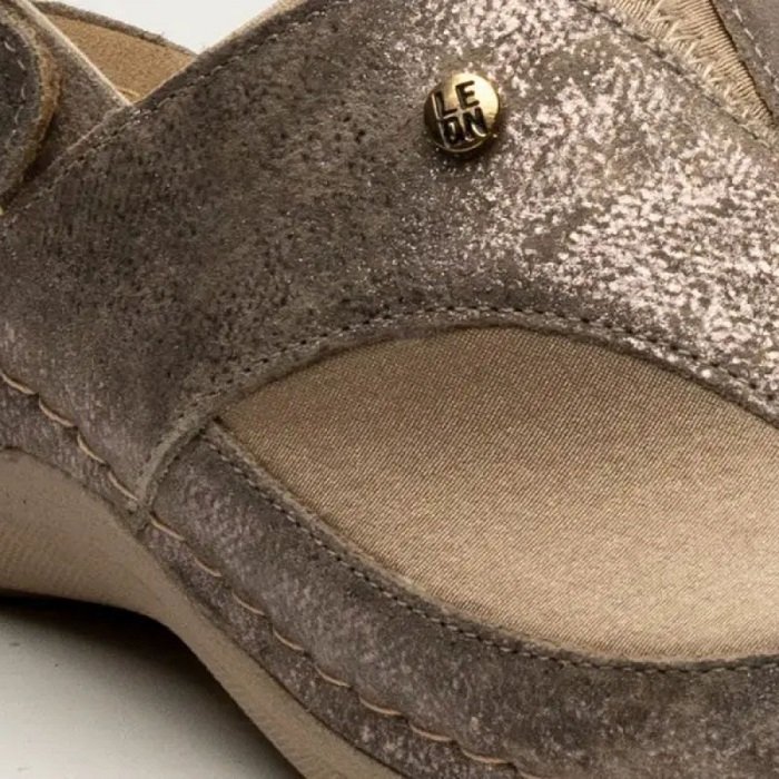 Сабо женские Leon 913 серый блеск