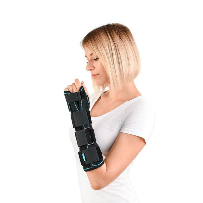 Бандаж (ортез) на лучезапястный сустав Алком 3016