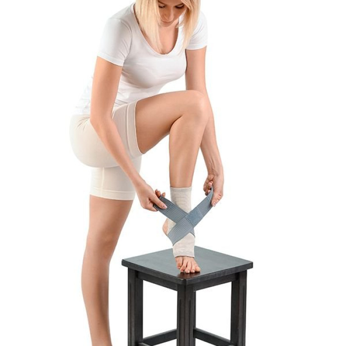 Бандаж на голеностопный сустав с дополнительным фиксатором Алком 3041