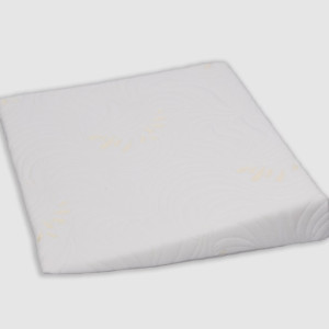 Подушка для новорожденных Olvi "Клин" J2303 02111