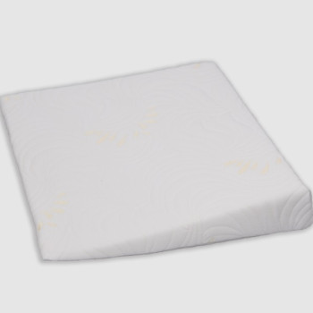 Подушка для новонароджених Olvi "Клин" J2304 02110